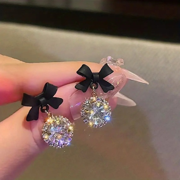 Jewelry - NEW 1 Pair Exquisite Bow Earrings 🎀
